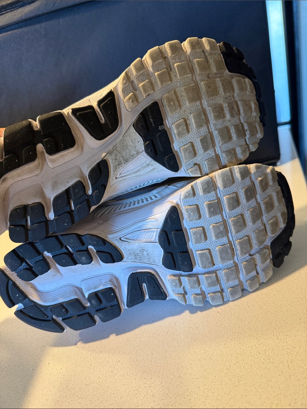 Nike Zoom Vomero 5 "White/Vast Grey" sneakers - Picture 4 of 5